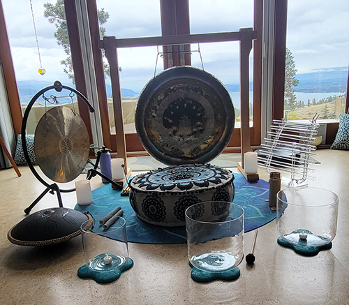 Gongs, Quartz and Sound Bowls